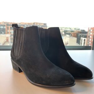 Steve Madden Black Suede Chelsea Boots
